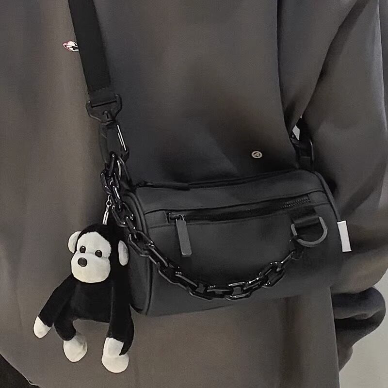 香港I.TGREG斜挎包男潮牌小挎包男士夏天圆筒包百搭简约单肩包女