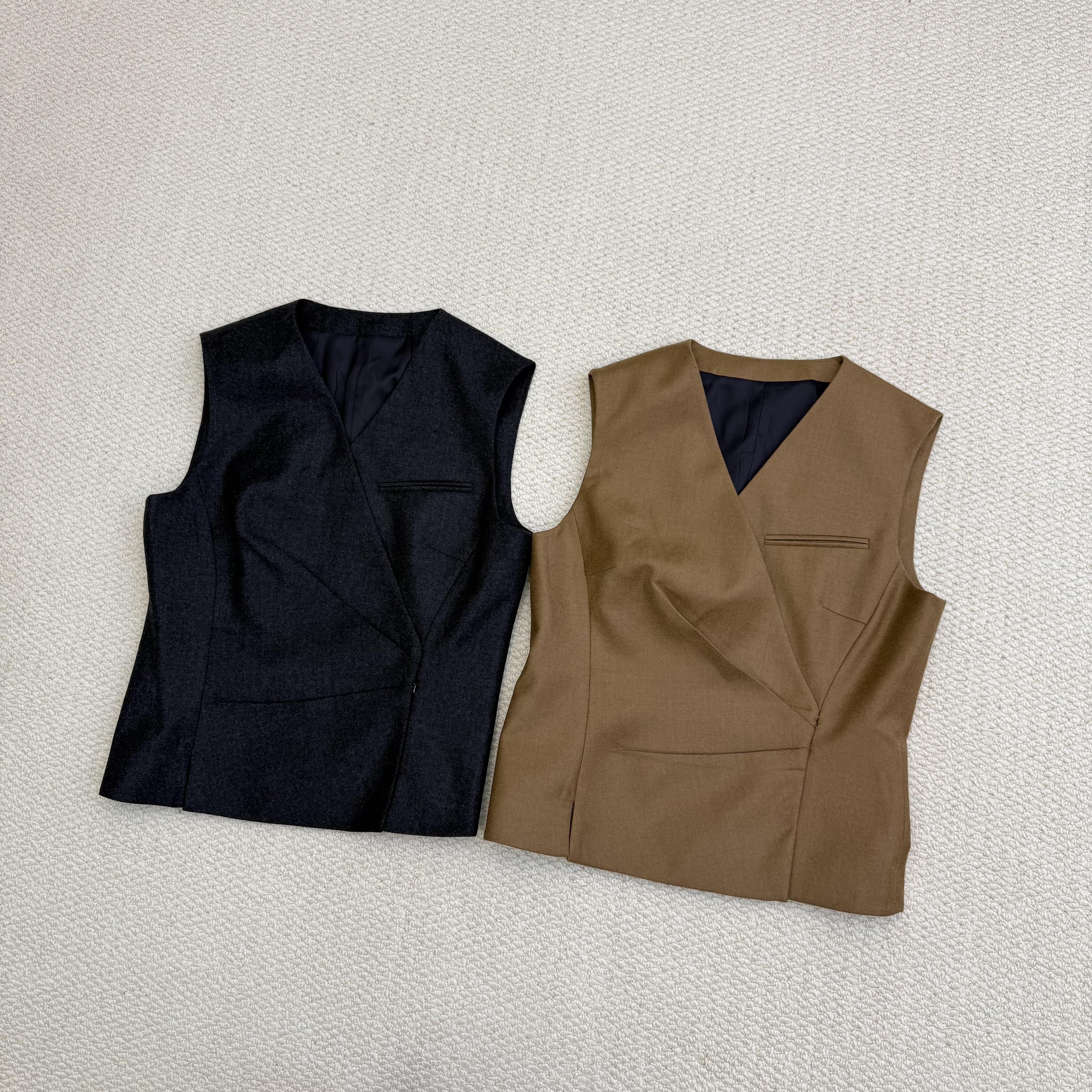 TH26秋冬新品女装 气质通勤羊毛法兰绒褶饰短款收腰马甲 Q0801104
