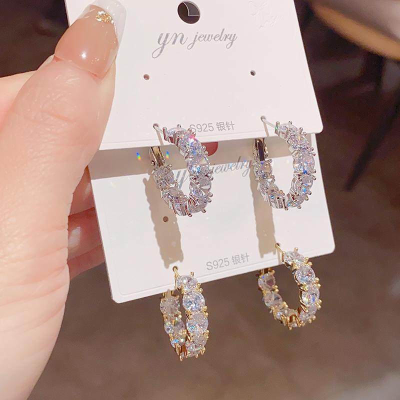 网红款小巧精致气质锆石百搭时尚耳圈小众设计超闪重工满钻耳环,饰品/流行首饰/时尚饰品新,耳环,淘宝优惠券,粉丝福利购,淘宝优惠卷