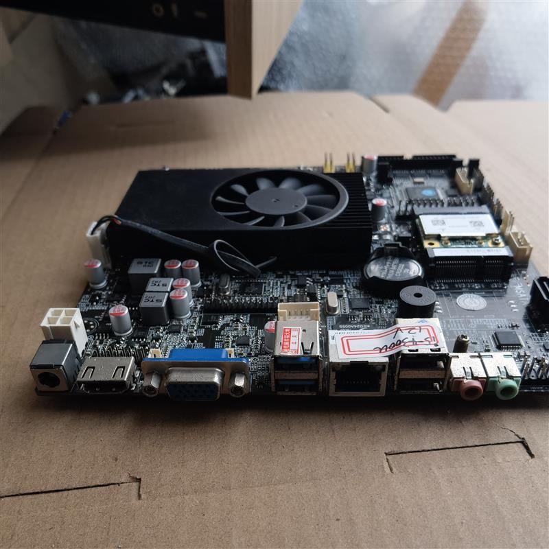 1168-TI3 i5 4300U 广告机一体机收银机 支持lvds lpt 6com