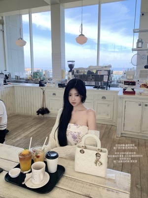 气质温柔含胸垫花色抹胸质感