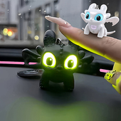 可爱驯龙高手无牙仔汽车摆件夜煞翅膀会动发光车载中控台装 饰挂件