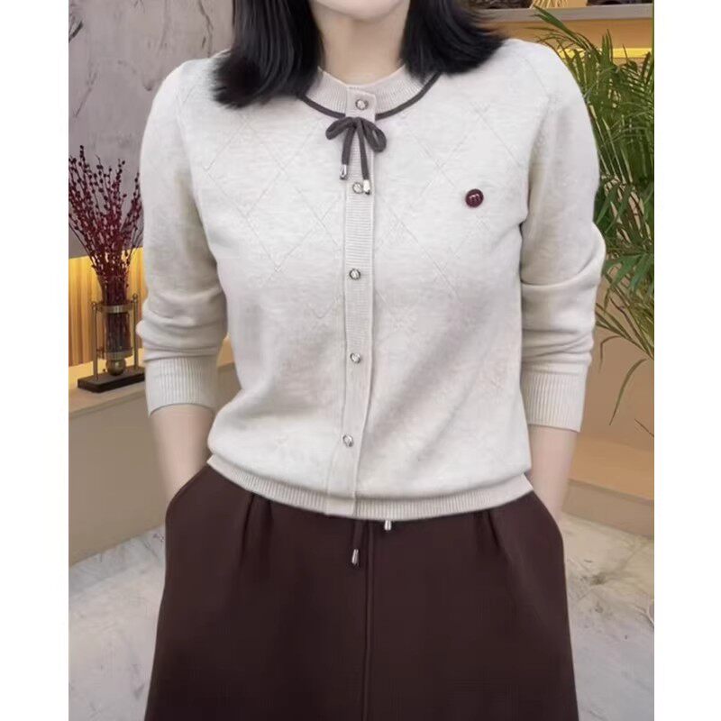 蝴蝶结设计纽扣针织打底衫女士秋冬新款气质减龄百搭宽松毛衣上衣