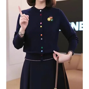 上衣 宽松显瘦百搭毛衣外套羊毛衫 彩色扣圆领针织开衫 女士秋冬新款