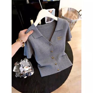 时尚 2026夏季 针织衫 女士灰色休闲气质V领短袖 通勤显瘦上衣服 新款