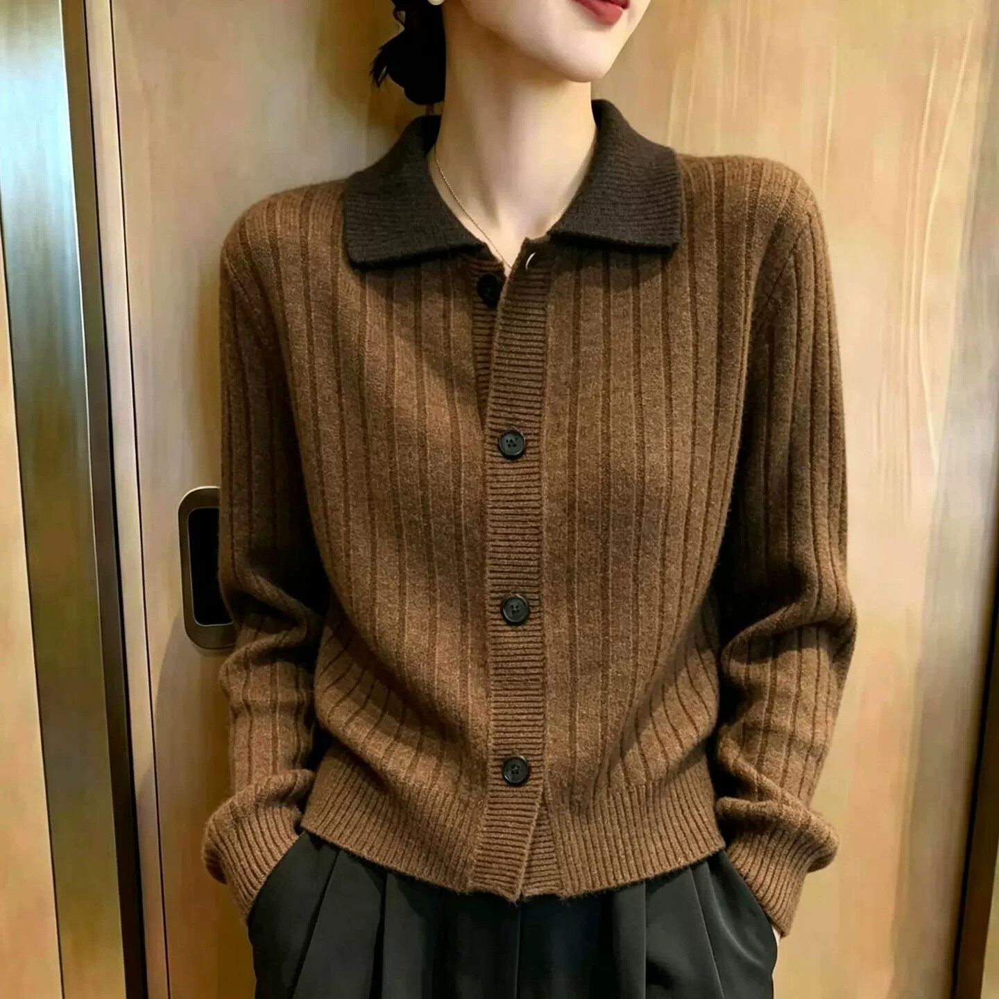 翻领上衣女秋季新款显瘦针织开衫