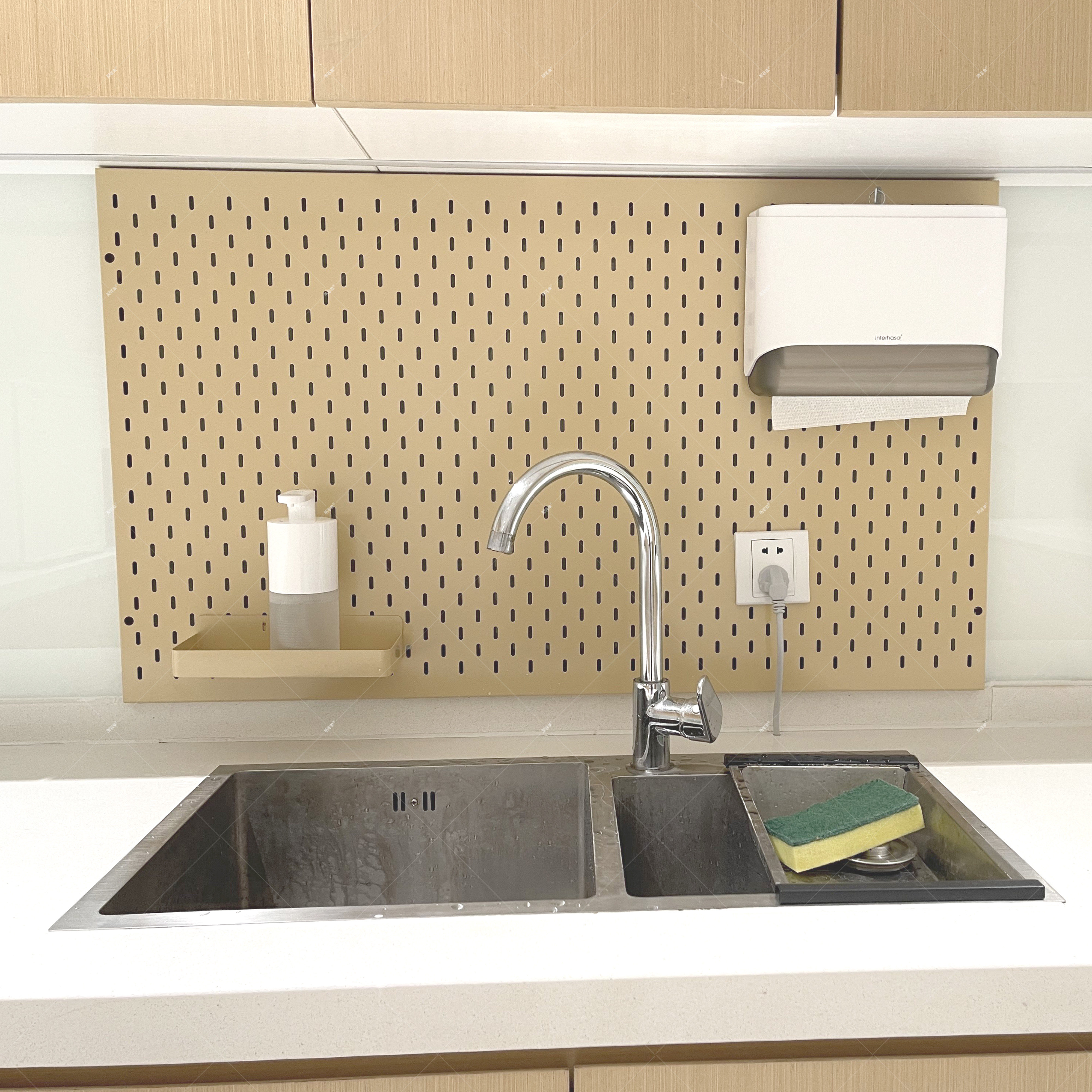 收纳洞洞板定制固定铁质磁吸书架侧板转角厨房开门口横款适宜家用