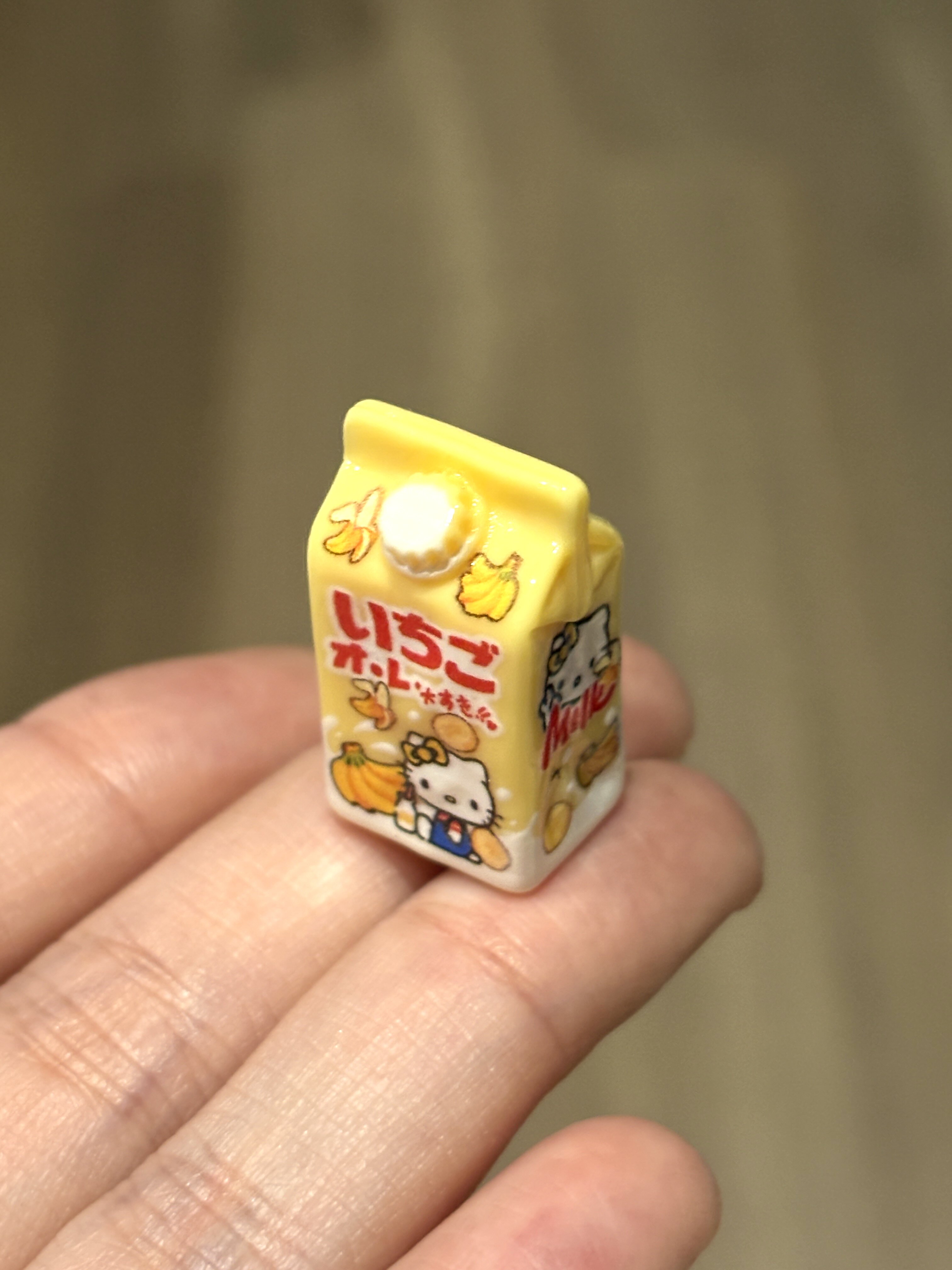【仿真饮品系列】迷你可爱草莓牛奶盒造型树脂摆件创意桌面装饰