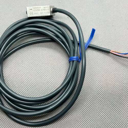 {议价}E3ZM-CT81-D，光电传感器一边