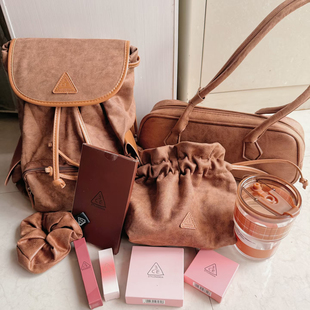 3ce三熹玉秋冬新品棕色双链条化妆包法棍包邮差包圆筒小包云朵包