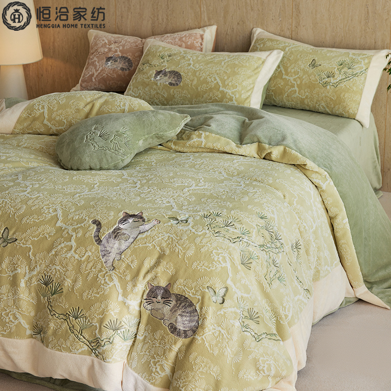 A类冬季中式加厚牛奶绒四件套猫咪雕花刺绣1.2被套床笠床品珊瑚绒