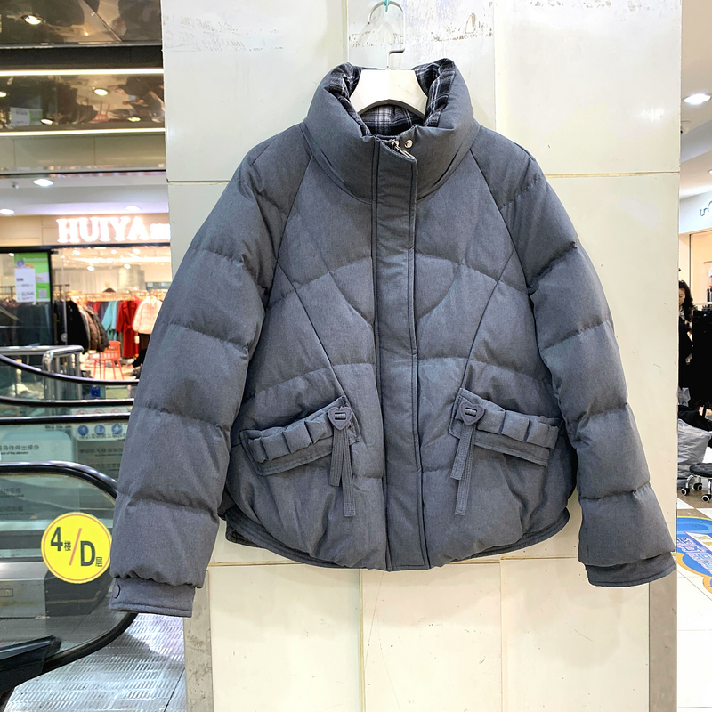 芸芳媛25Y3056 爱心压褶口袋拼格子立领减龄短装羽绒服冬装正品女