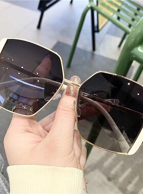 新款方框双眉时尚女太阳镜金属大框街拍复古防紫外线墨镜女高级感