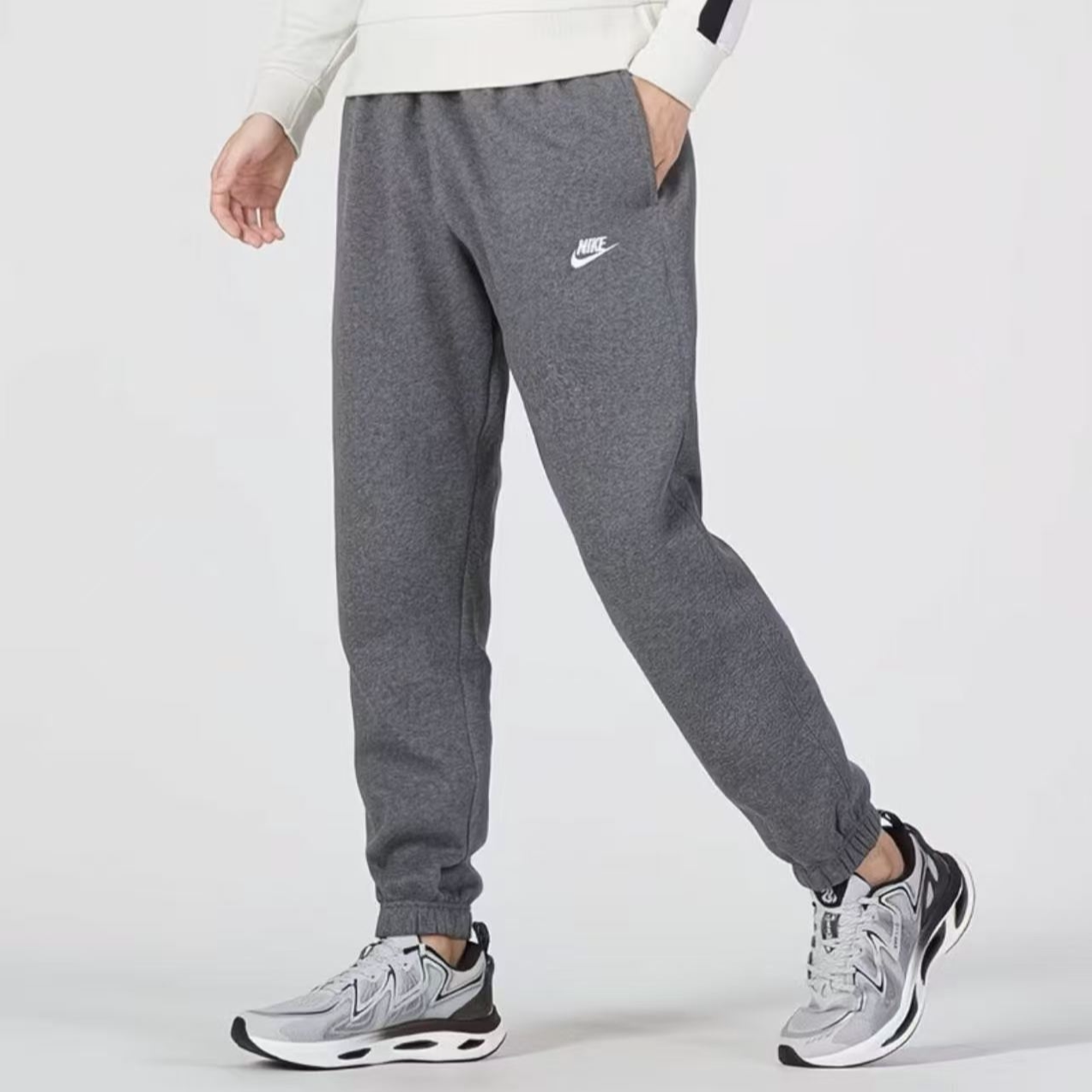 NIKE/耐克 男子包年户外休闲宽松针织运动裤 BV2708-071