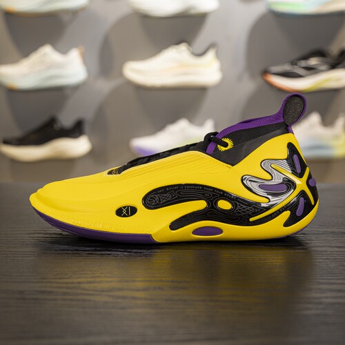 李宁男子减震回弹中帮篮球鞋