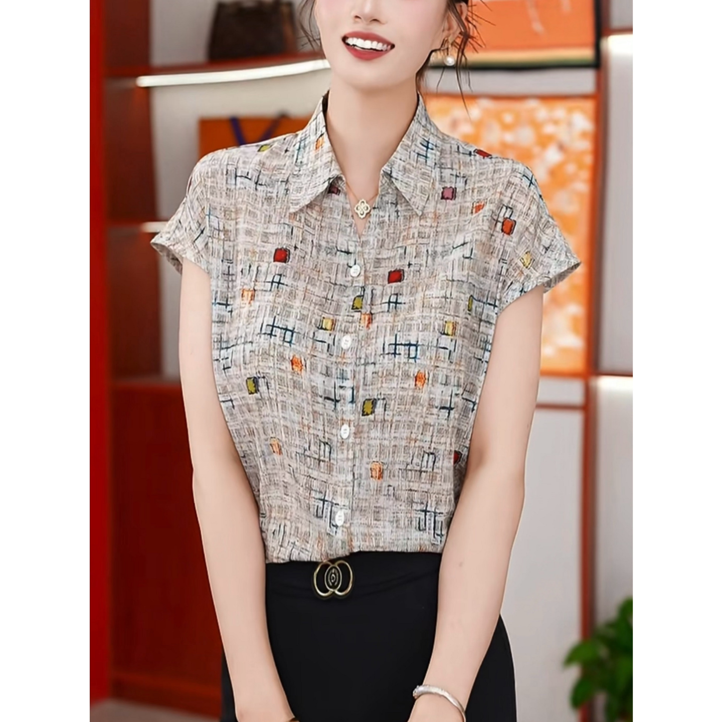 2026夏季新款气质百搭轻奢翻领短袖衬衫女设计感花色洋气减龄上衣 - 实物图