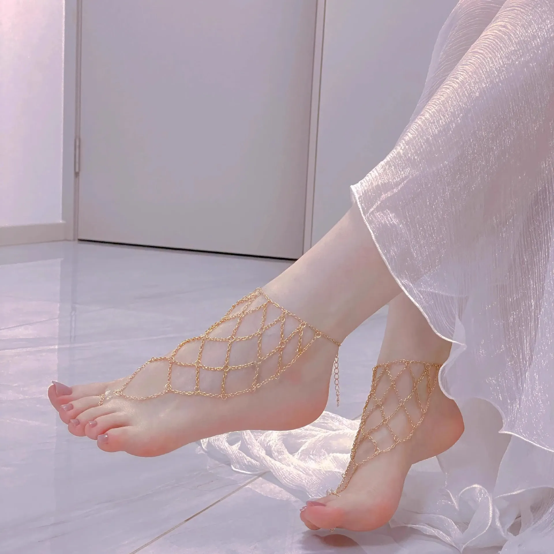 現(xiàn)貨秒發(fā)千金玉足鏈子異域風(fēng)情腳鏈女2024新款潮性感網(wǎng)格金色純欲