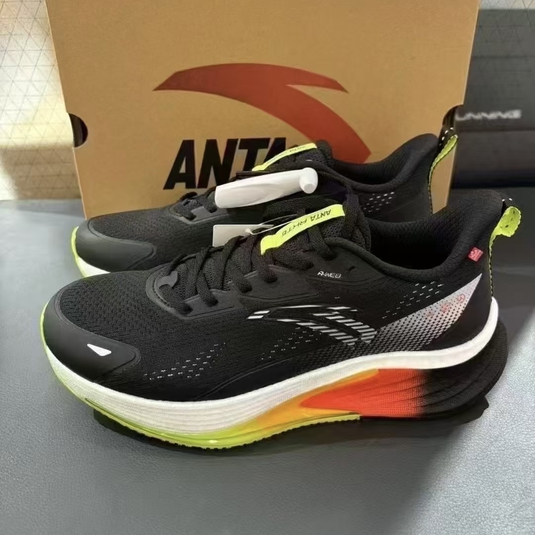 安踏火箭6代防泼水跑步鞋男鞋2024秋冬加厚氮科技运动鞋112445581