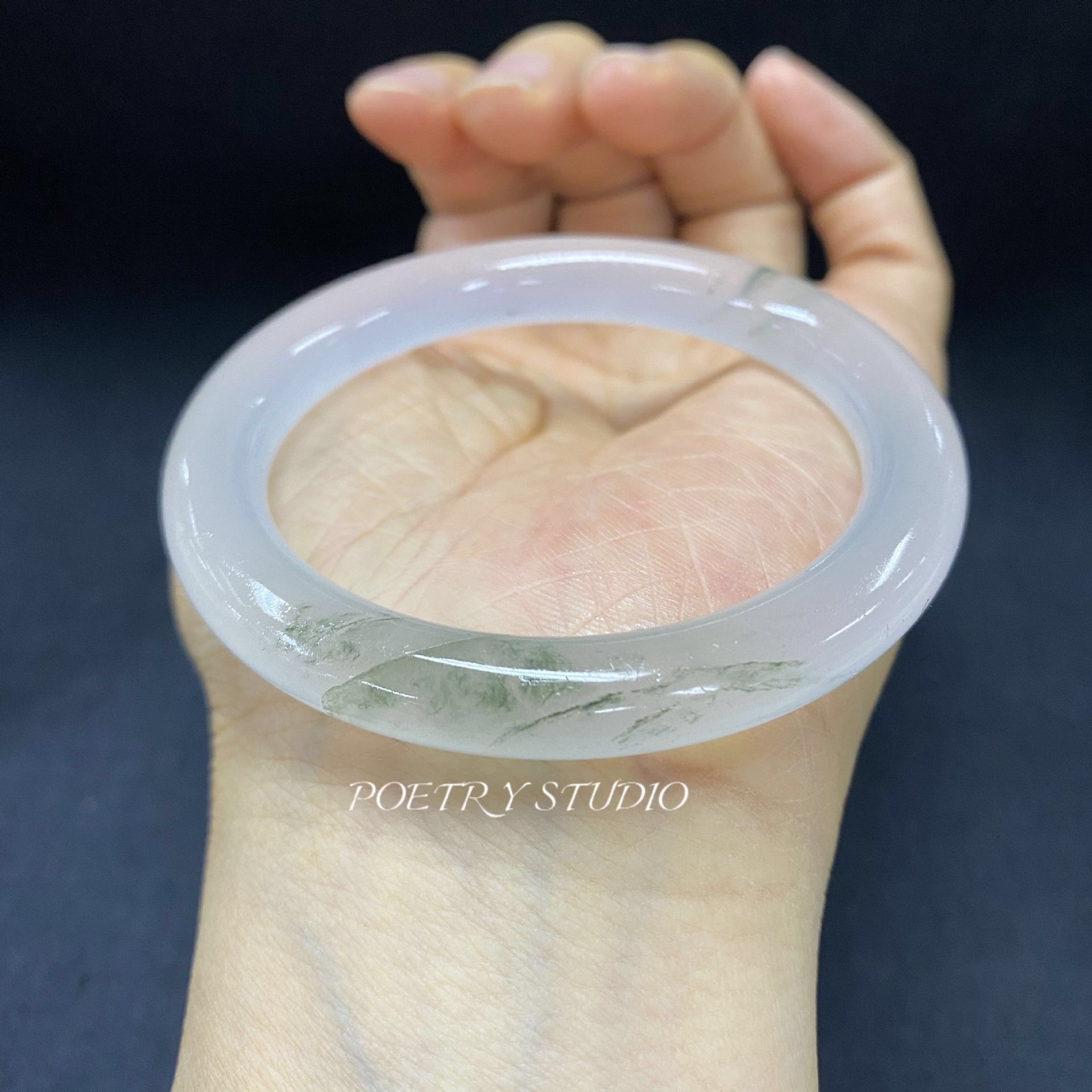 新疆天山翠手镯冰种女款天然金丝玉雪翠扁条飘花玉石镯子媲美翡翠