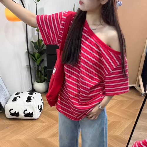 美式慵懒风斜肩短袖红色条纹T恤女夏季宽松显瘦百搭休闲露肩上衣