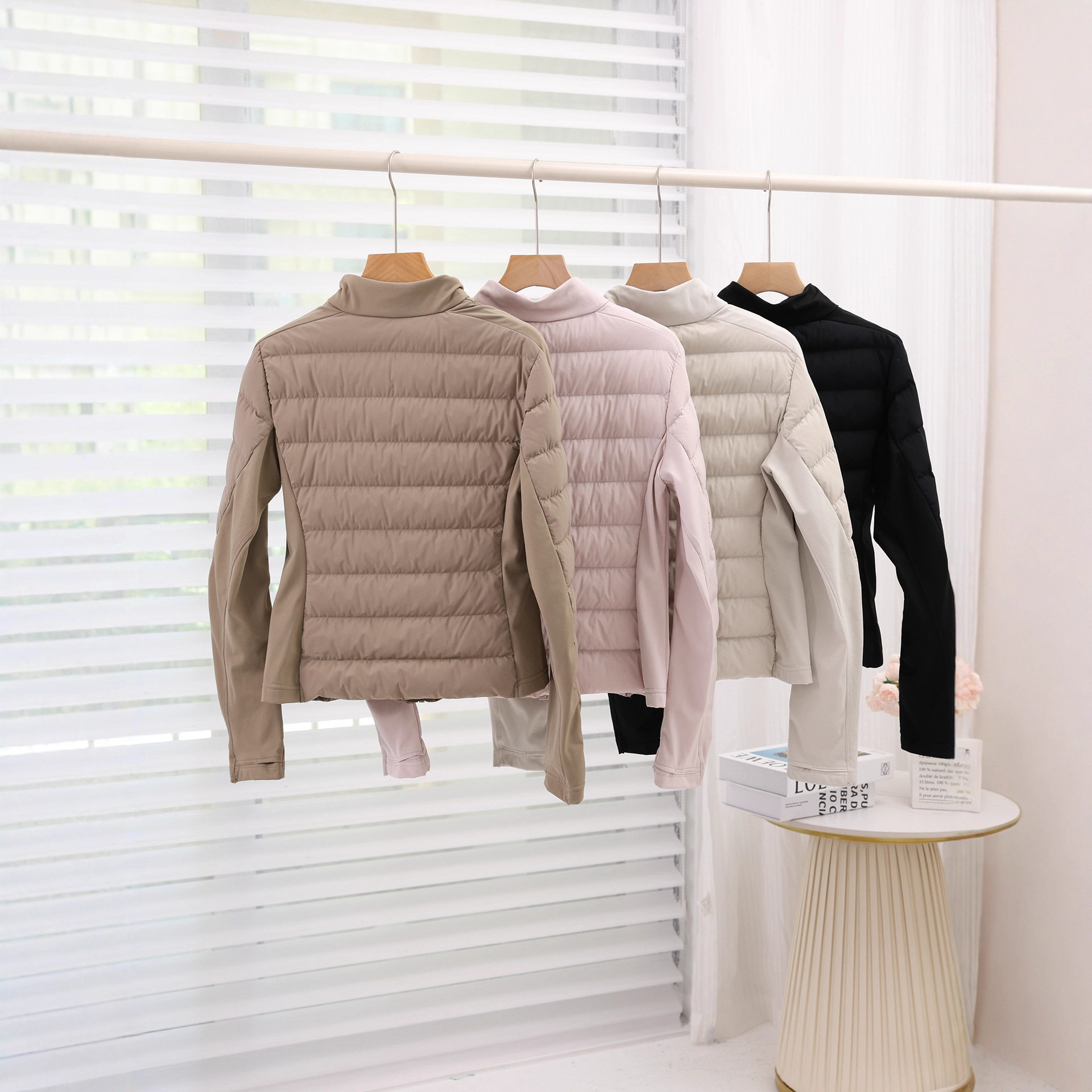 秋冬新款户外登山运动羽绒服女短款轻薄立领修身显瘦90绒瑜伽外套