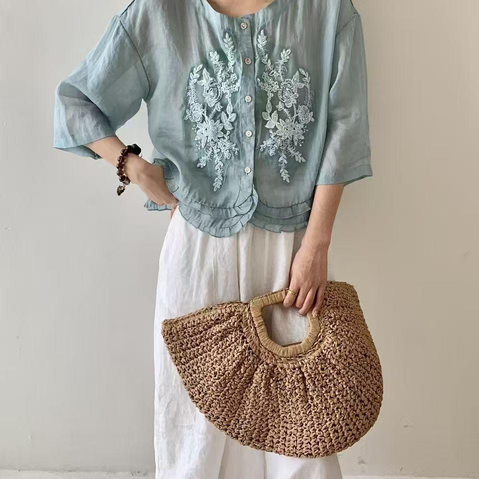 2025年夏款苎麻小衫刺绣圆领宽松国风民族风中袖宽松薄款亲肤上衣