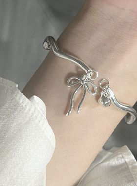 蝴蝶结铃铛开口手镯女新款简约小众高级设计感在逃公主流苏手链