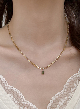 2025年新款小众设计感法式复古橄榄绿项链ins简约小方钻锁骨链女