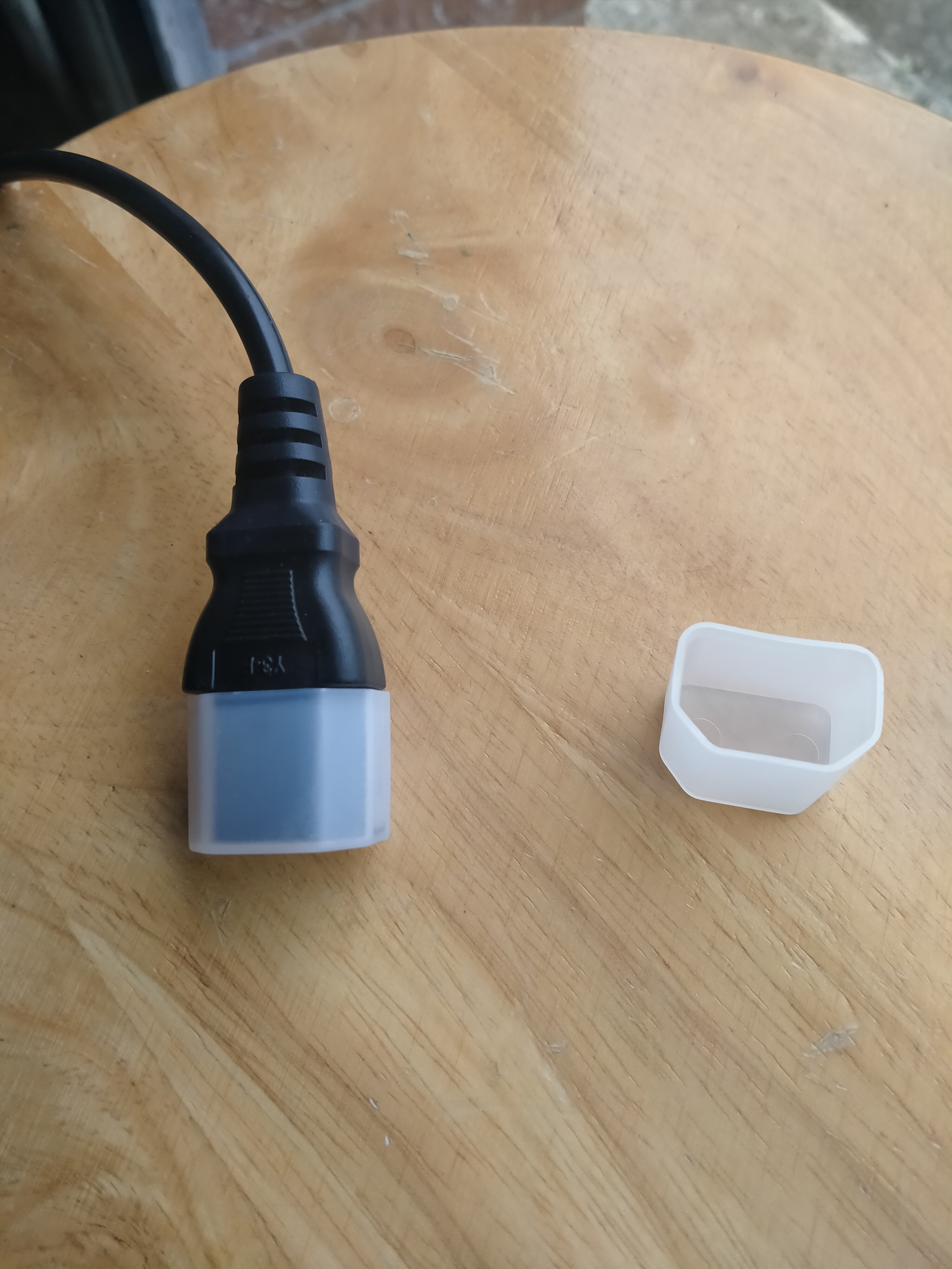 品字电源线保护套防尘防水盖 数据中心pdu电饭煲电瓶车电源线护盖,橡塑材料及制品,其他塑料制品,淘宝优惠券,粉丝福利购,淘宝优惠卷