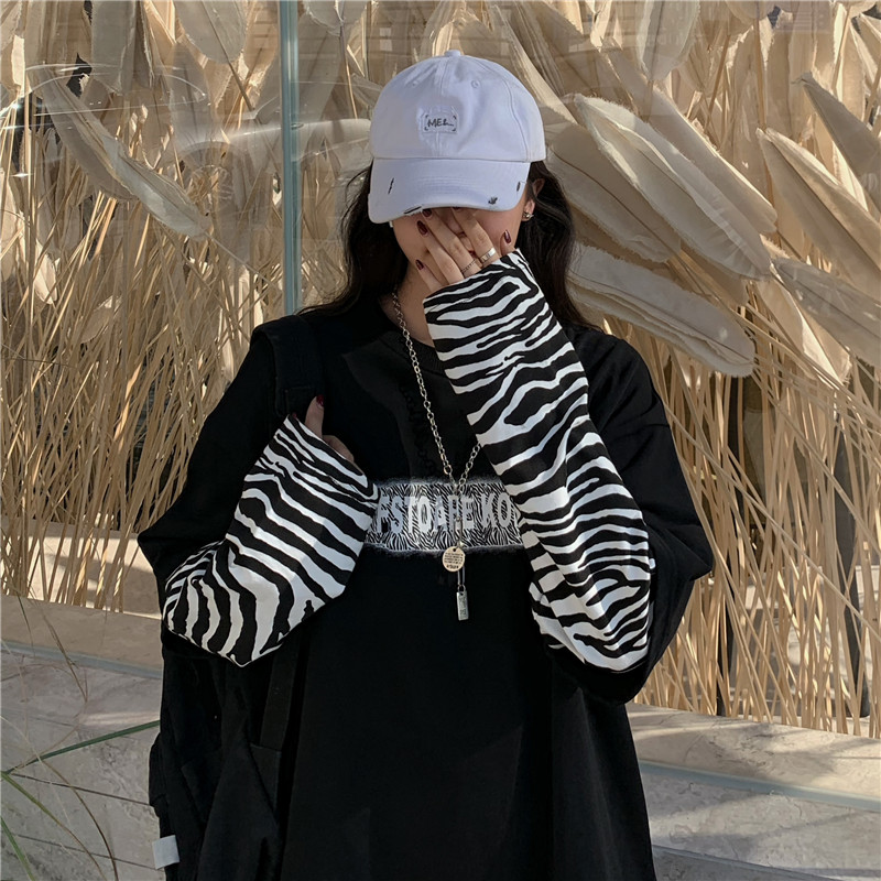 Real Hong Kong Style zebra pattern fake two long sleeve T-shirt women's loose Korean fashion early spring fried Street top