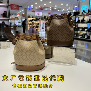 专柜正品 复古单肩斜挎手提老花大容量水桶包X7232AX5 百丽2025春季