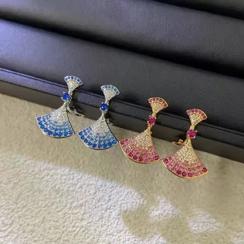 轻奢闪亮扇形红蓝小裙子耳钉镶蓝钻气质百搭奢华明星同款s925银针,饰品/流行首饰/时尚饰品新,耳环,淘宝优惠券,粉丝福利购,淘宝优惠卷