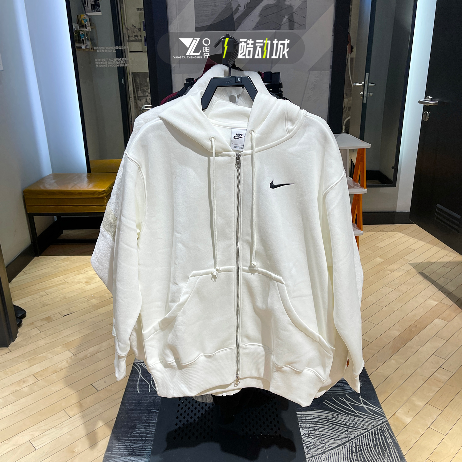 运动服连帽加绒休闲外套