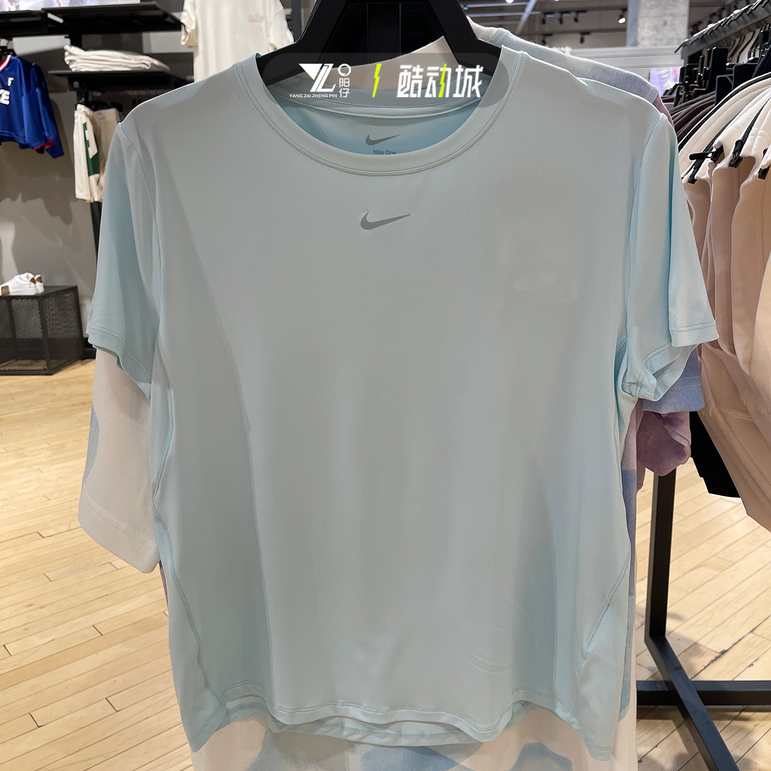 耐克女子运动休闲透气训练短袖