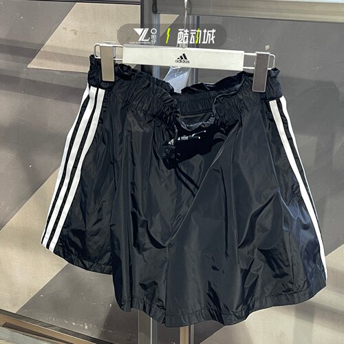 adidas女三条纹足球风梭织短裤