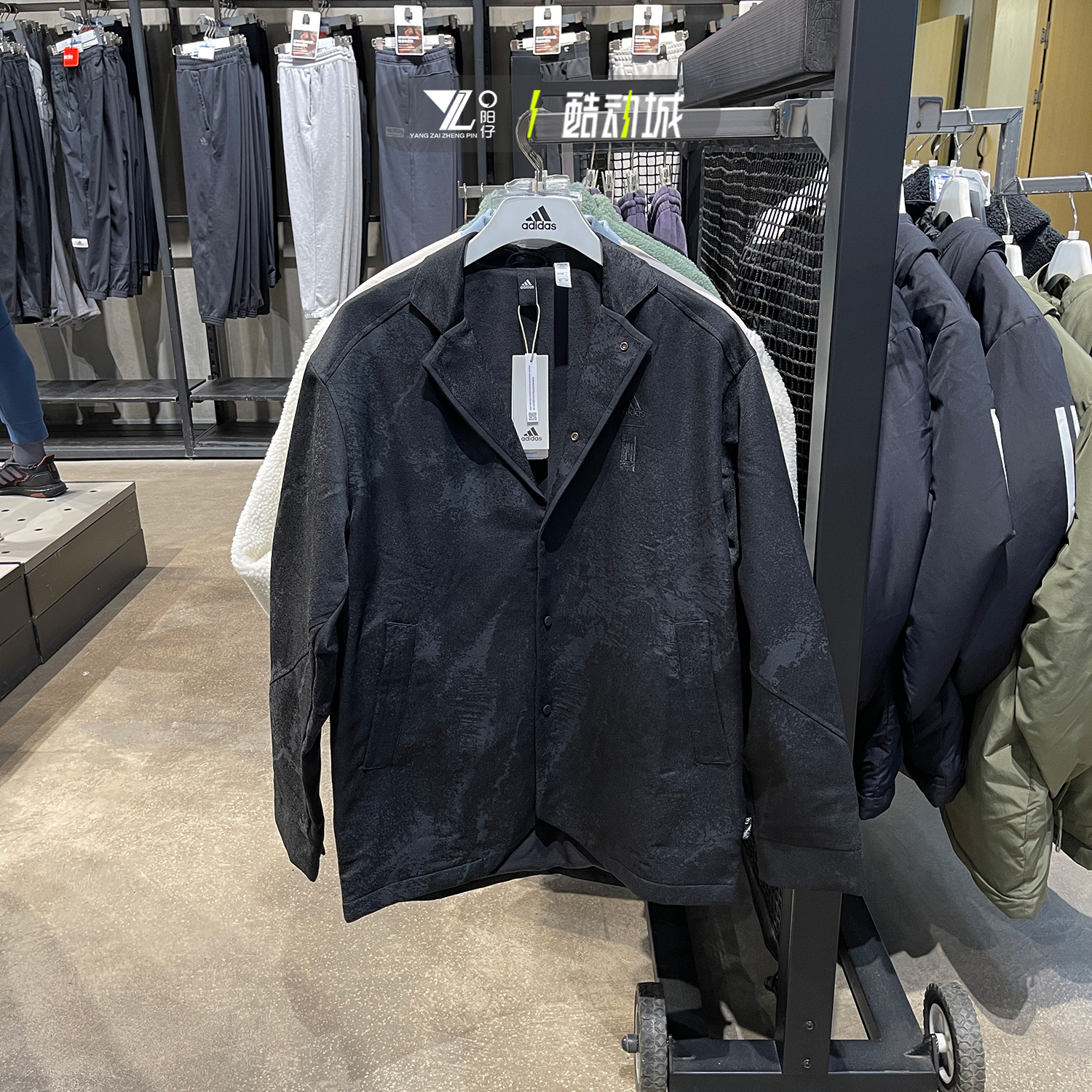 阿迪达斯男子宽松加绒运动夹克衫