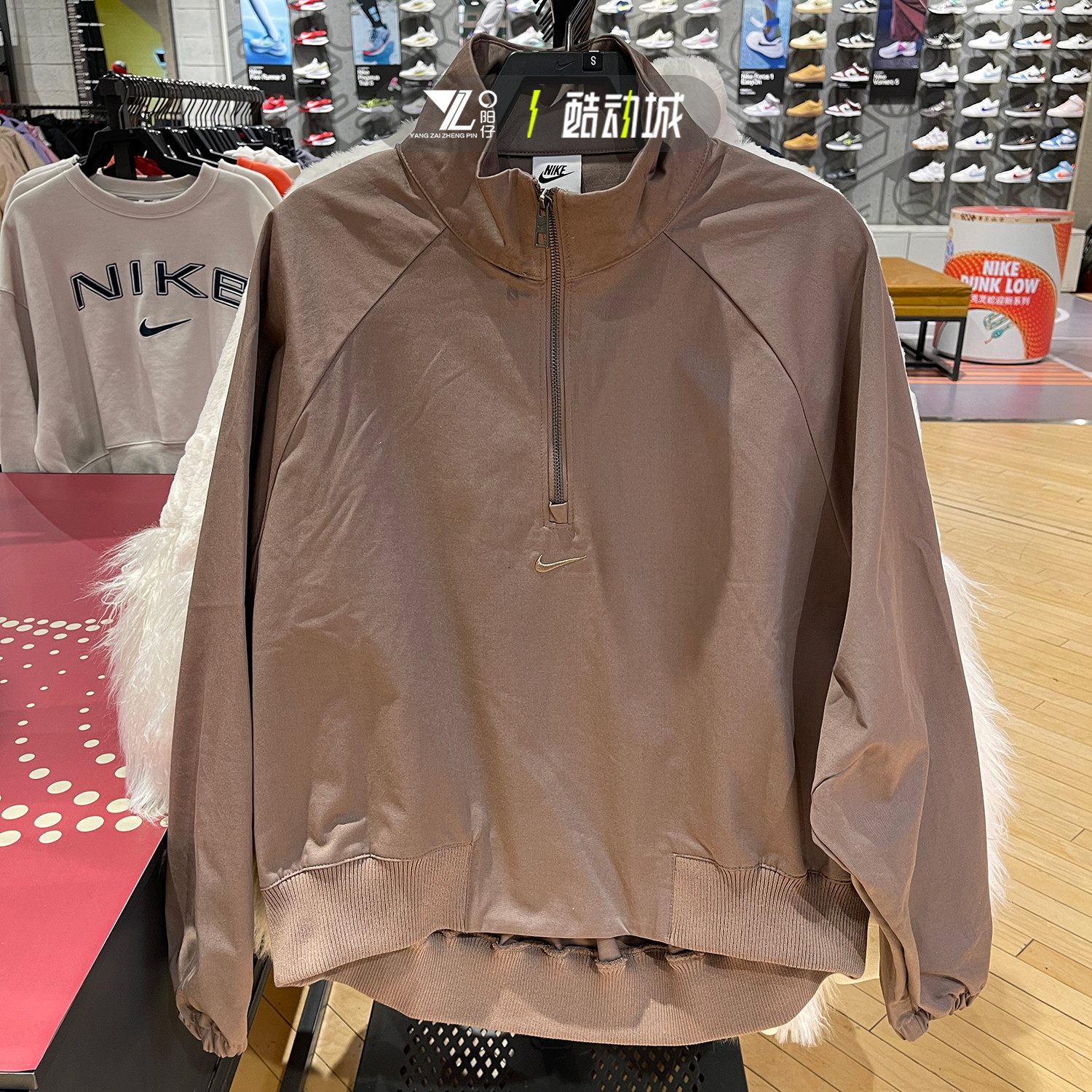 nike耐克女子立领半拉链25年新款后背大标套头衫卫衣HJ0234-233