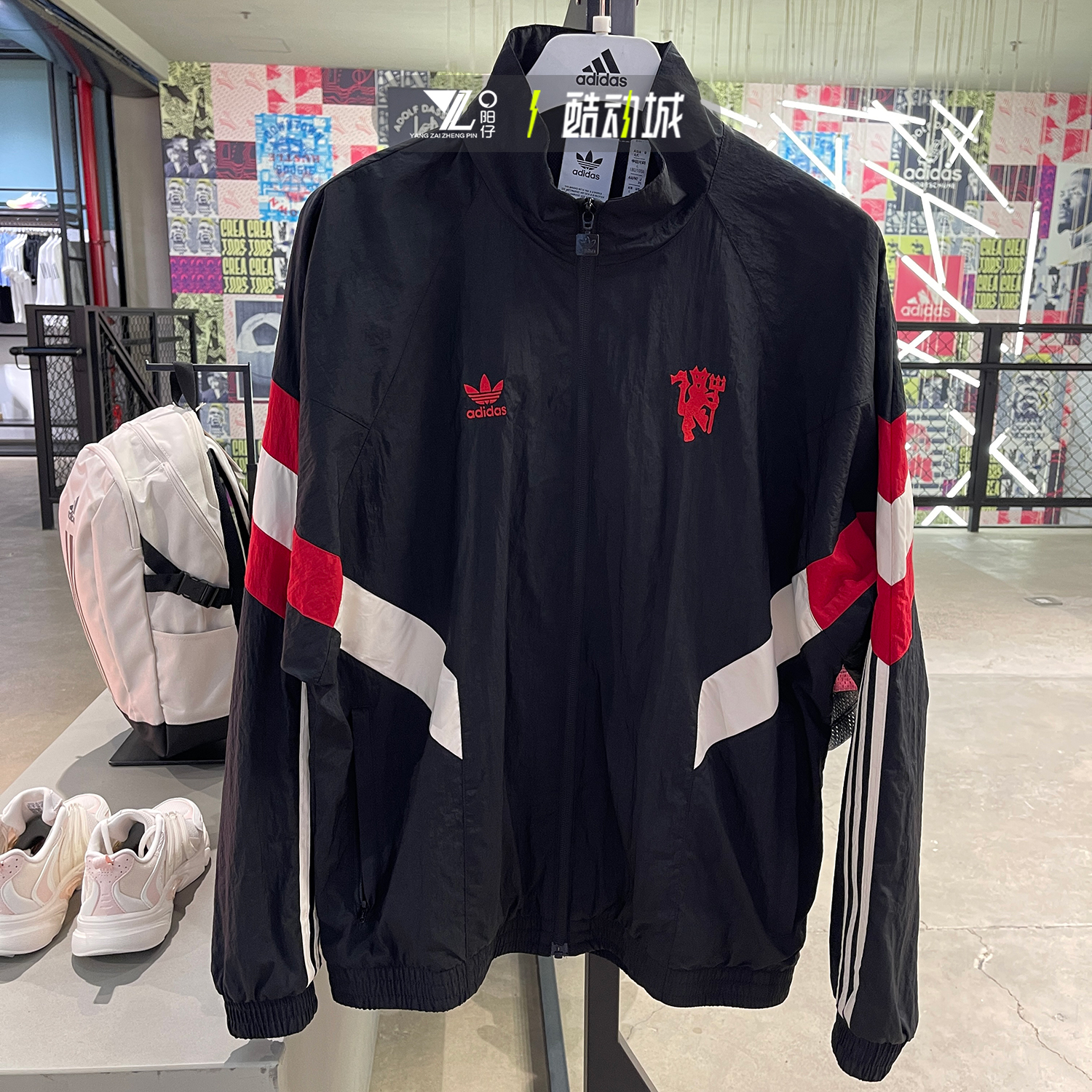 Adidas男子运动休闲梭织刺绣外套