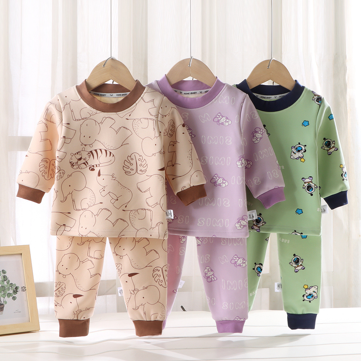 儿童加绒牛奶丝秋衣秋裤套装