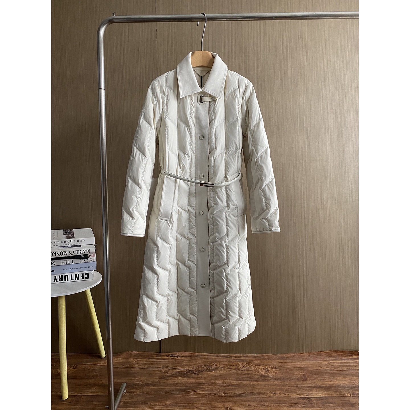 2025秋冬新品翻领90白鹅绒羽绒服女 中长款轻薄大牌拼接保暖外套