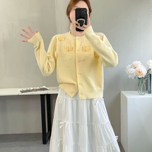 【小四粉丝专享】A195立体花朵装饰针织开衫纽扣毛衣洋气上衣