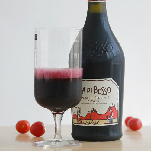 「小葡兰西」爆汁红浆果风味充沛 意大利起泡酒甜红葡萄酒气泡酒