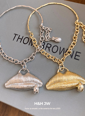 2026新款爆款镶钻纹路嘴巴吊坠项链夸张个性锁骨链轻奢高级感项饰