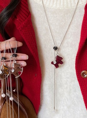 新款植绒珍珠小马吊坠项链复古简约小众锁骨链个性高级感百搭饰品