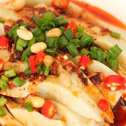 贵州特产特色米豆腐遵义手工虾米凉粉灰碱粑小吃凉拌菜真空包装