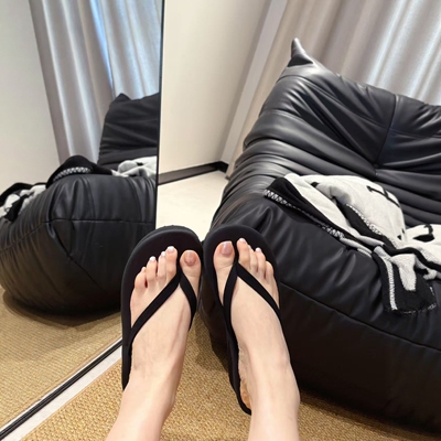 吴林萌主「5cm坡跟」hellokitty女夏外穿拖鞋沙滩海边厚底人字拖