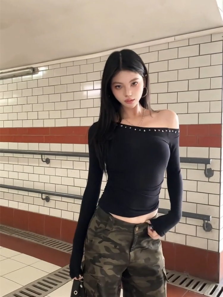 美式辣妹斜肩柳钉长袖T恤