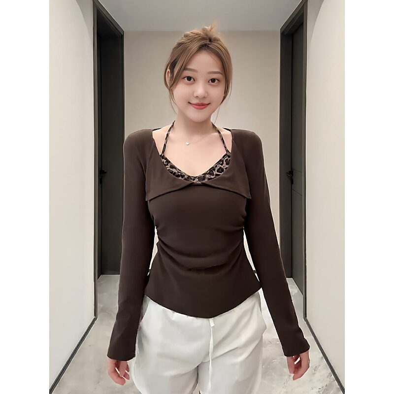 大码女装时髦豹纹假两件挂脖长袖T恤女秋冬胖mm修身巨显瘦打底衫