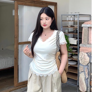 胖mm显瘦气质百搭上衣 大码 韩系蕾丝拼接设计V领短袖 t恤女夏季 新款