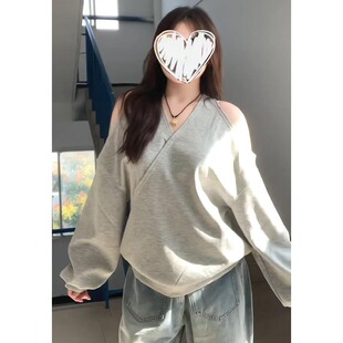 宽松巨显瘦百搭长袖 上衣 微胖MM灰色露肩V领高级感卫衣女秋季 大码